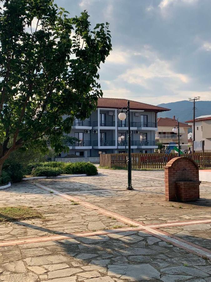 Thea Comfy Living Lejlighedshotel Vrasná Eksteriør billede
